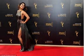 VanessaPalmerBlas/anthonybourdainpartsunknownv.jpg